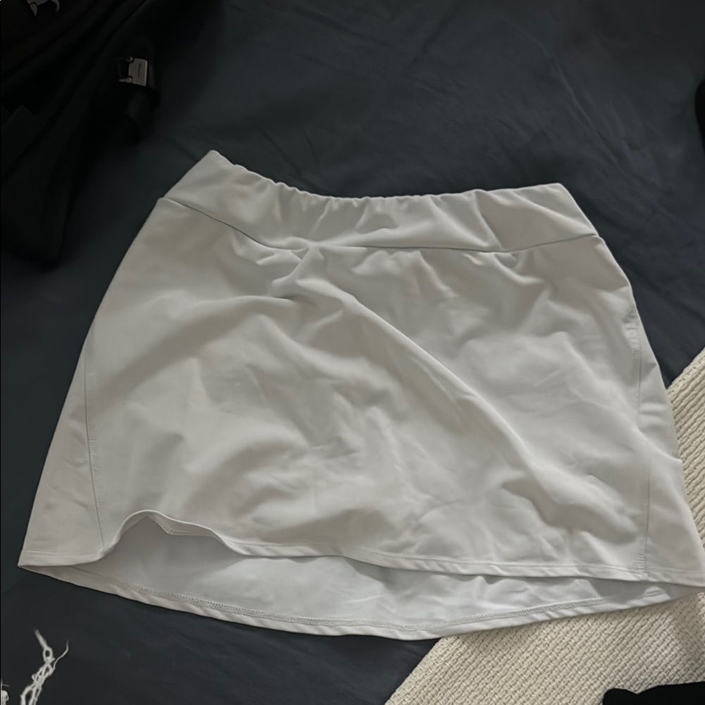 Onzie Classic White Skirt
